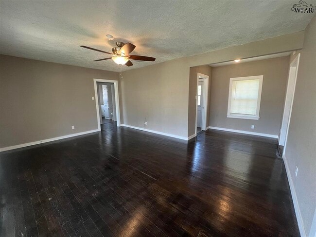Photo - 3110 Barrett Pl