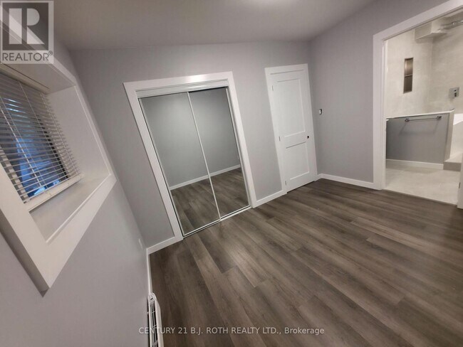 Photo - 82 Albert St N Unité 6