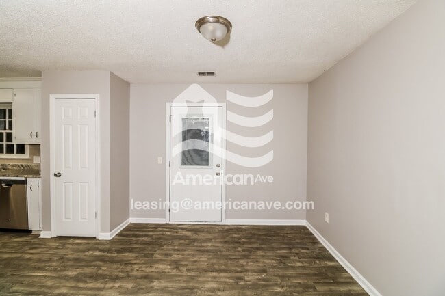 Photo - 241 Holmsbury Rd