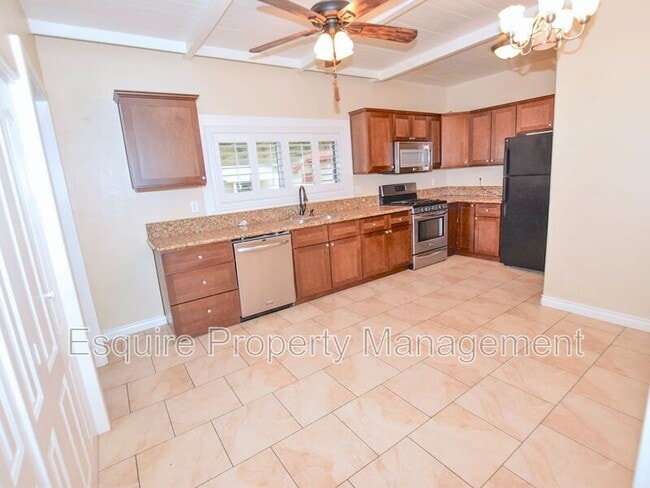 Photo - 37 Anacapa Dr