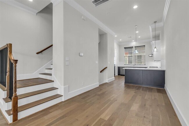 Photo - 809 Bringhurst St