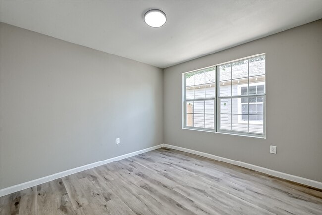 Photo - 3274 Reeves St Unit B