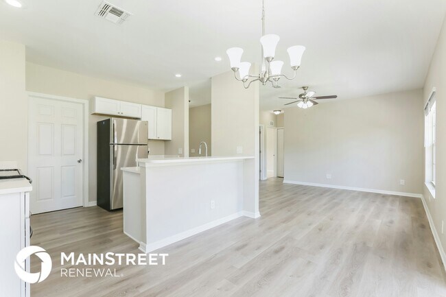 Photo - 1245 Amherst St E