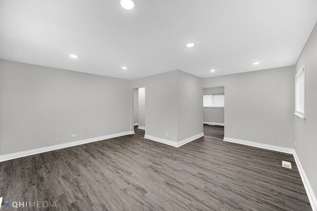 Photo - 17136 Walter St
