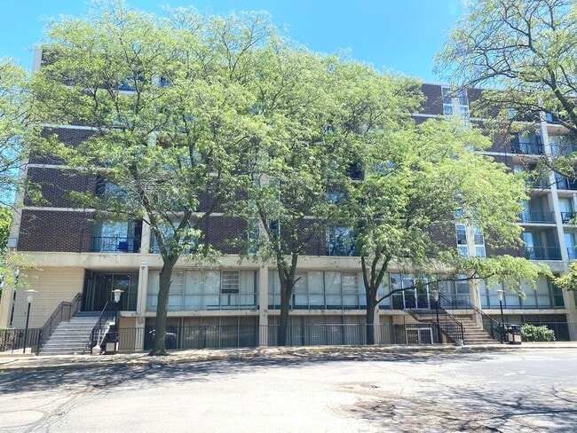 Building Photo - 1043 S York Rd Unit 411