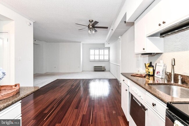 Photo - 1211 S Eads St Unidad 1007