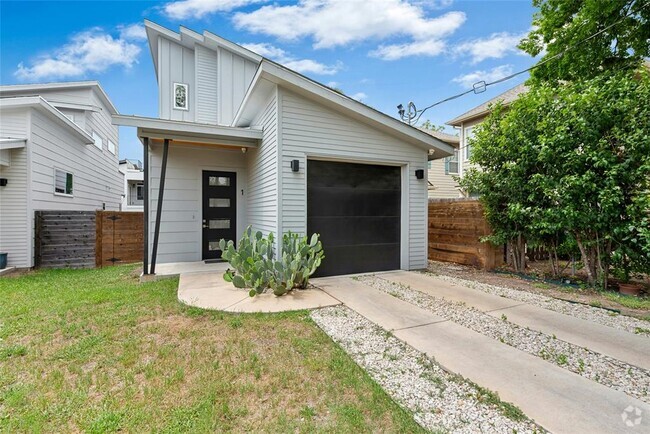 Building Photo - 1174 Bedford St Rental