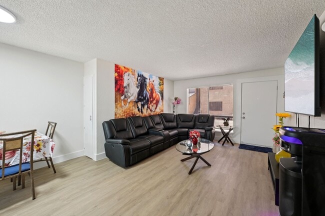 Photo - Las Casitas Apartments