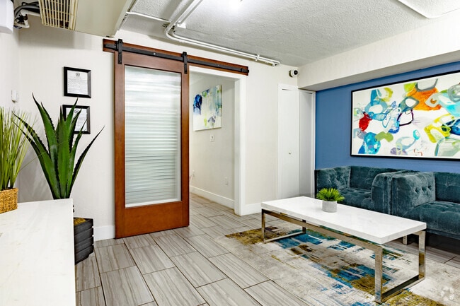 Leasing Center - Ludlam Point