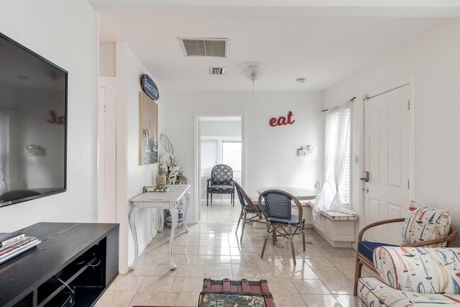 Photo - 1907 Parker Ave