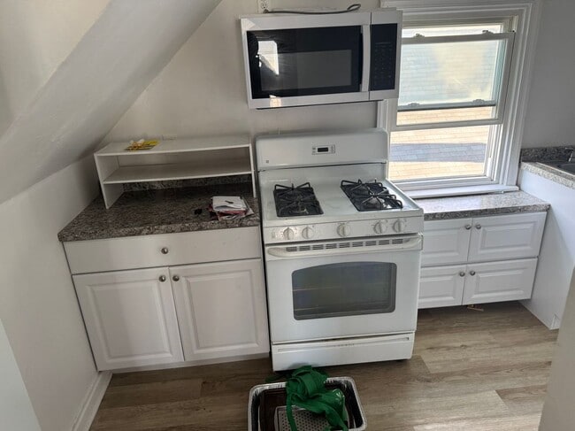 Building Photo - 2606 Wycliffe Rd