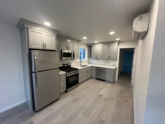 Building Photo - 873 29th St