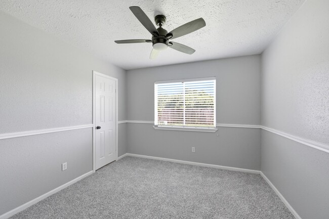Building Photo - 1805 Whitebriar Dr