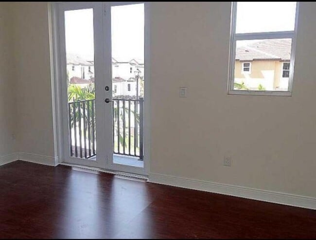 Photo - 6996 Long Pine Cir