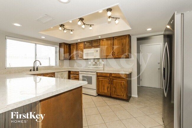 5236 W Cheryl Dr
