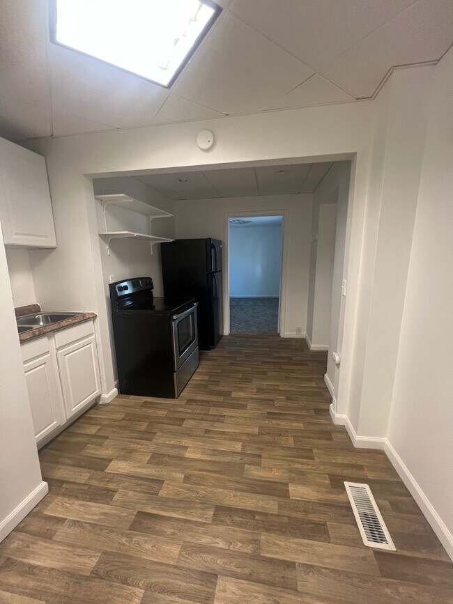 Photo - 287 2nd Ave