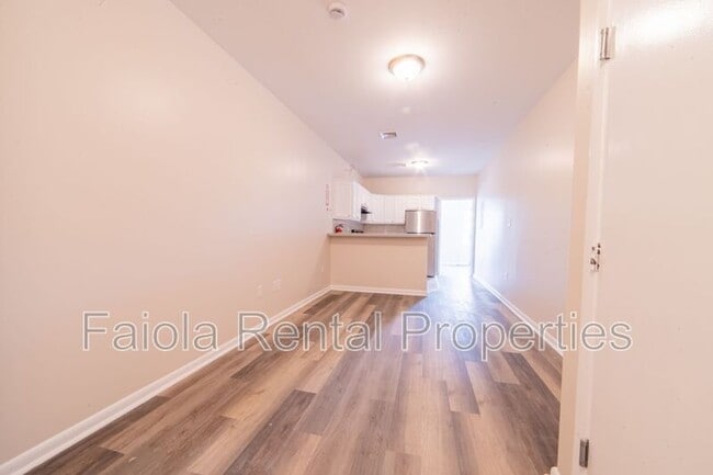 Photo - 112 N High St Unit Apt C3