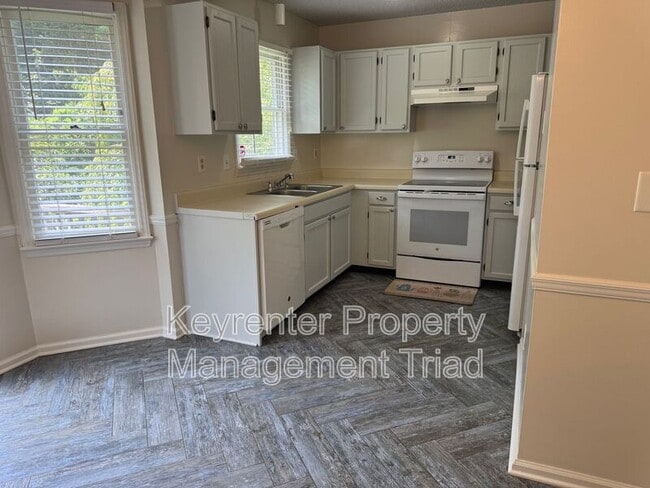 Photo - 1520 Kenwalt Dr