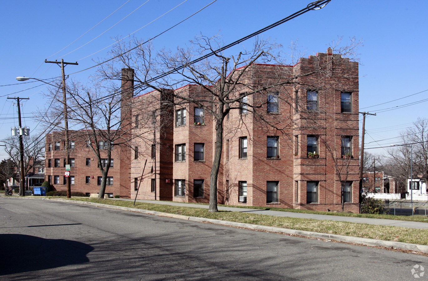 Larnaca - 5301 New Hampshire Avenue - Larnaca - 5301 New Hampshire Avenue Apartments