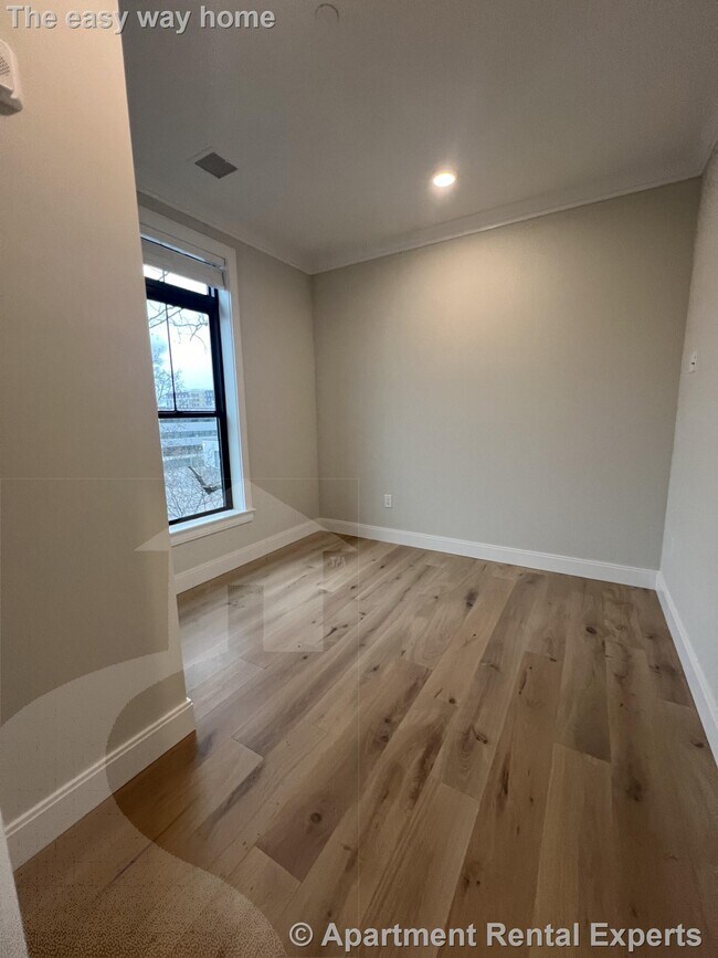 157 Everett St Unit 302
