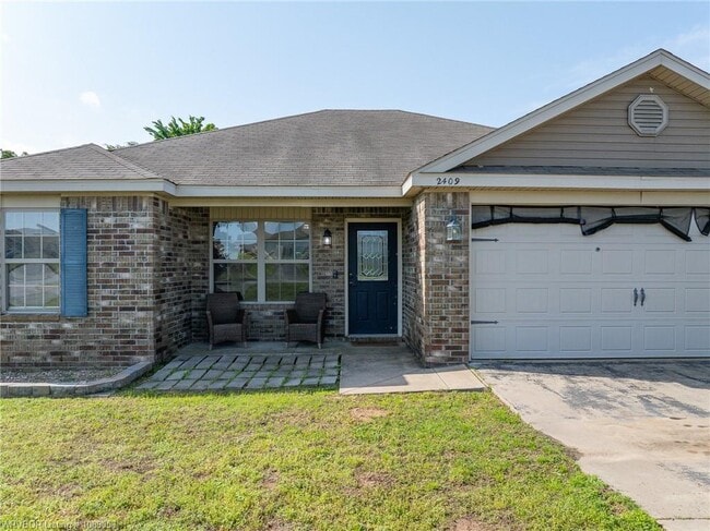 Photo - 2409 Crestview Ln