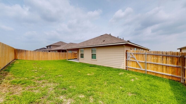 Building Photo - 2 WEEKS FREE RENT + $1,750 A MONTH!