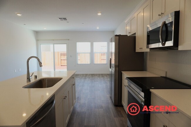 Photo - Spacious 4 Bed/2 Bath Brand New Build! in Bakersfield's Desirable 93311 Area — Solar, Garage & Fu...