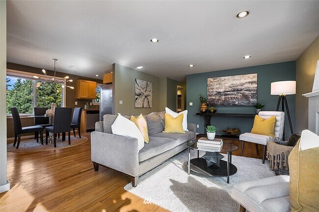 Photo - 10046 3rd Ave SW