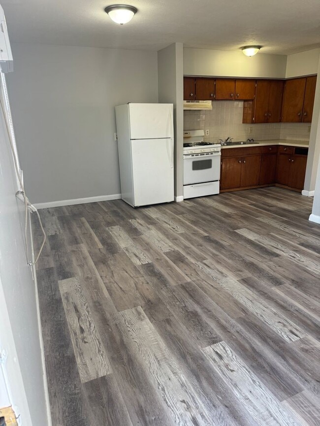 Photo - Nichols St Triplex Unit 414 W Nichols