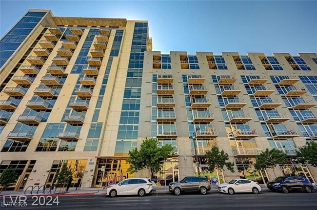 Building Photo - 353 E Bonneville Ave Unit 209 Rental