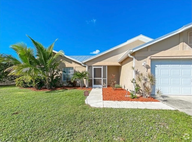 Building Photo - 2134 Country Club Blvd Rental