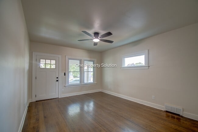 Building Photo - 7215 Marshall Ave Rental