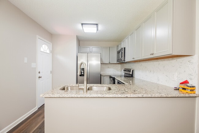 Photo - 103 Duff St