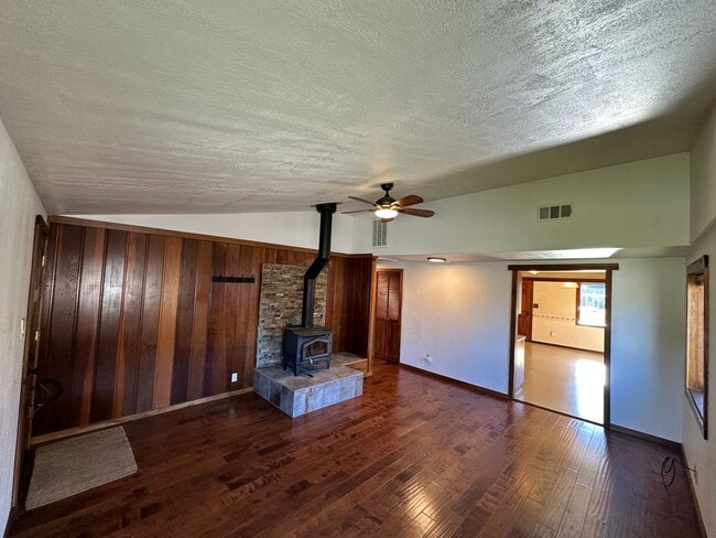 Photo - Sunny Fieldbrook 2 Bedroom House – Cat Friendly