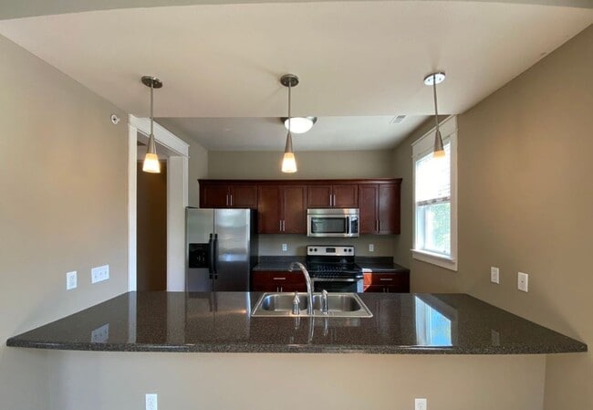 Photo - 421 E Hillside Dr