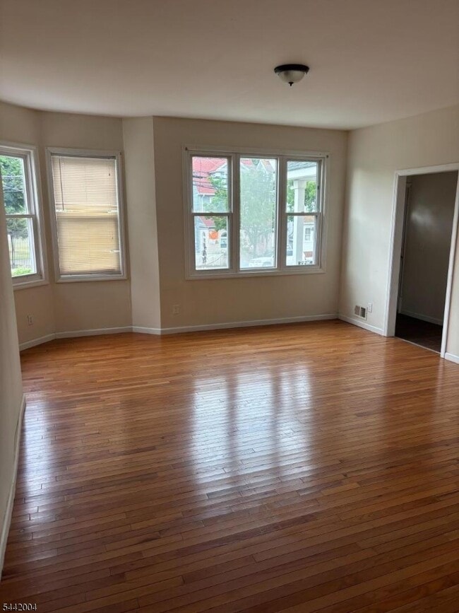 Building Photo - 120 Orange Ave