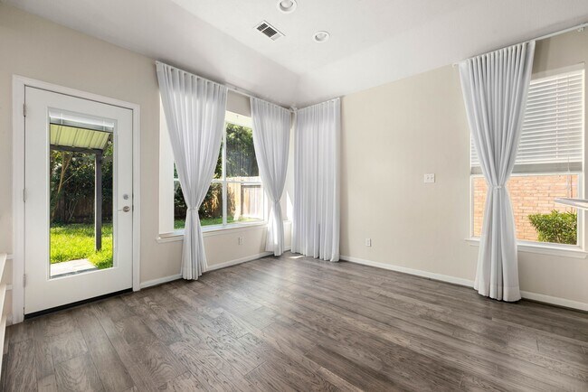 10211 Wildwood Park Ln