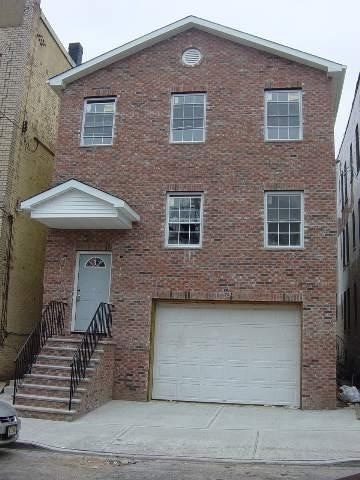 Building Photo - 189 Myrtle Ave Unit 1