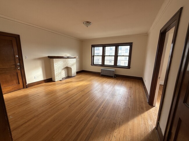 Photo - 1942 S Grove Ave Unit 2S