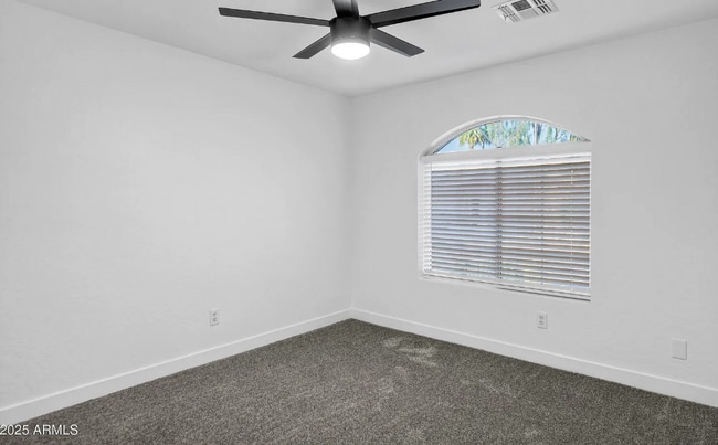 Building Photo - 896 N Kingston St Rental