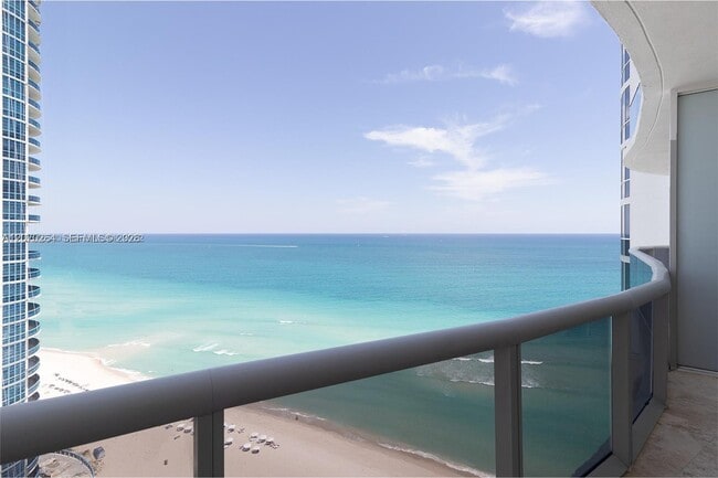 Building Photo - 15811 Collins Ave Unit 2103