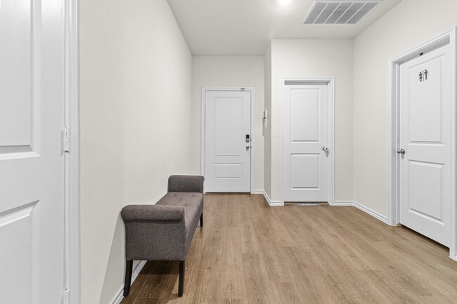 Photo - 2928 Roper St