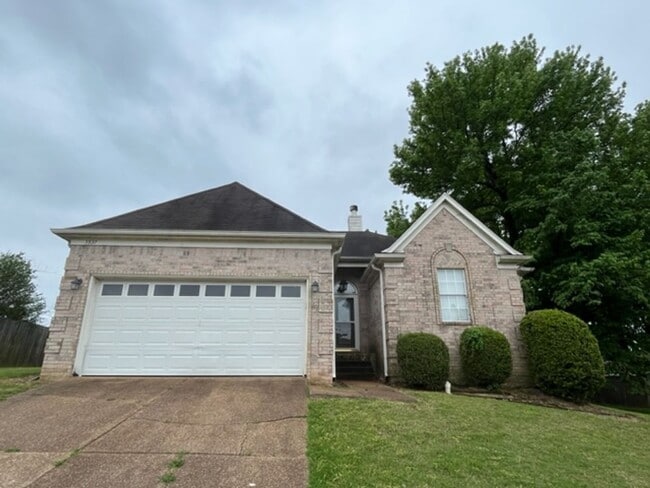 Renovated 3 Bedroom 2 Bath Home with 2 Car... - Renovated 3 Bedroom 2 Bath Home with 2 Car...