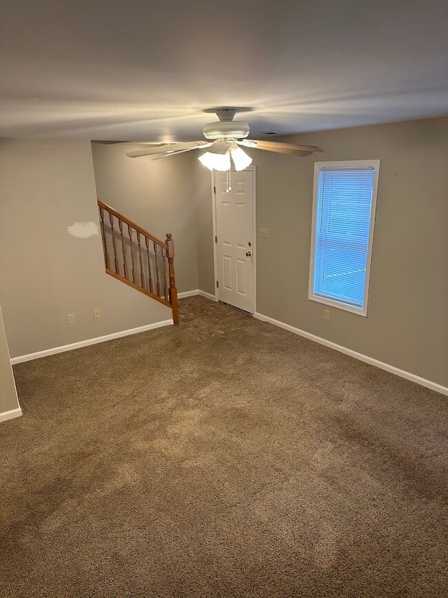 Photo - 878 Poplar St