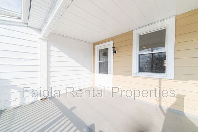 Photo - 115 N Delancy Pl Unit Apt B