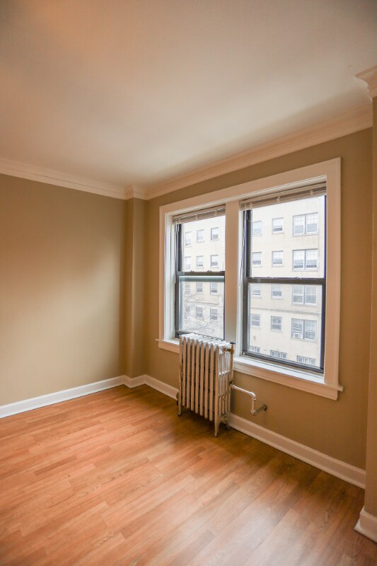 Photo - 922 W Eastwood Ave Unit 4