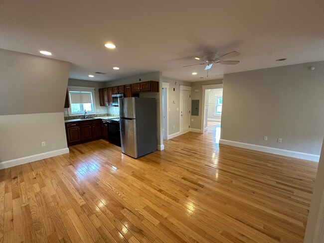 Photo - 102 Main St Unit B