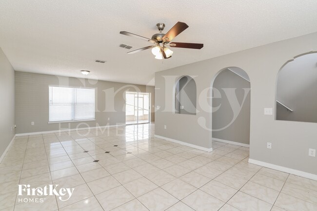 Photo - 215 Lobelia Dr