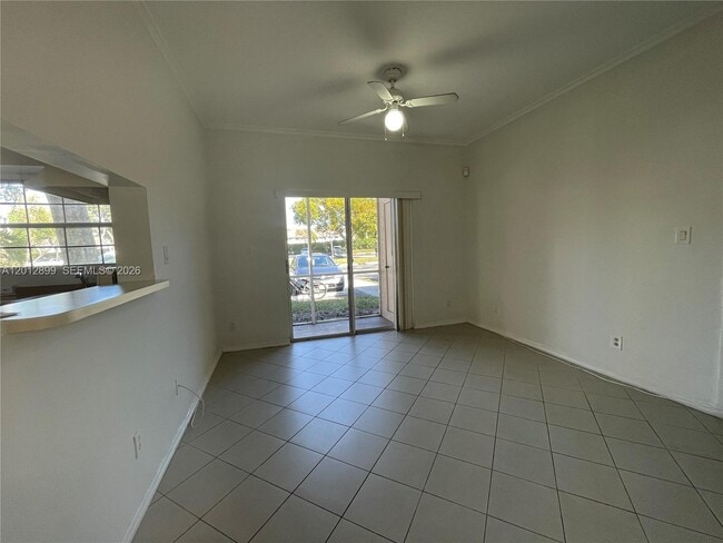 Photo - 640 Cypress Club Way Unidad F12