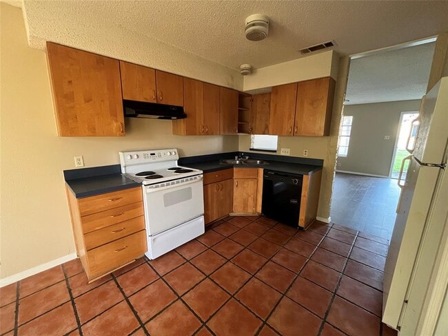 Photo - 304 Highland Estates Dr